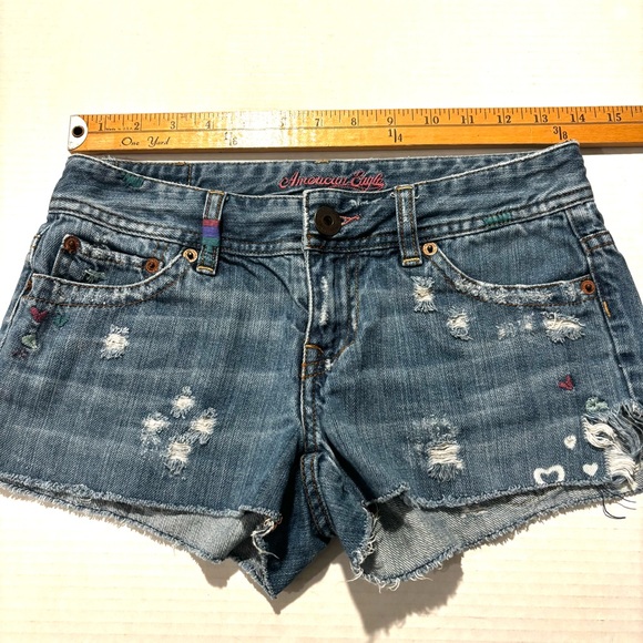 American Eagle Y2K Jean Mini Shorts Boho‎ Low Rise Embroidered Distressed Size 0 - Picture 7 of 12